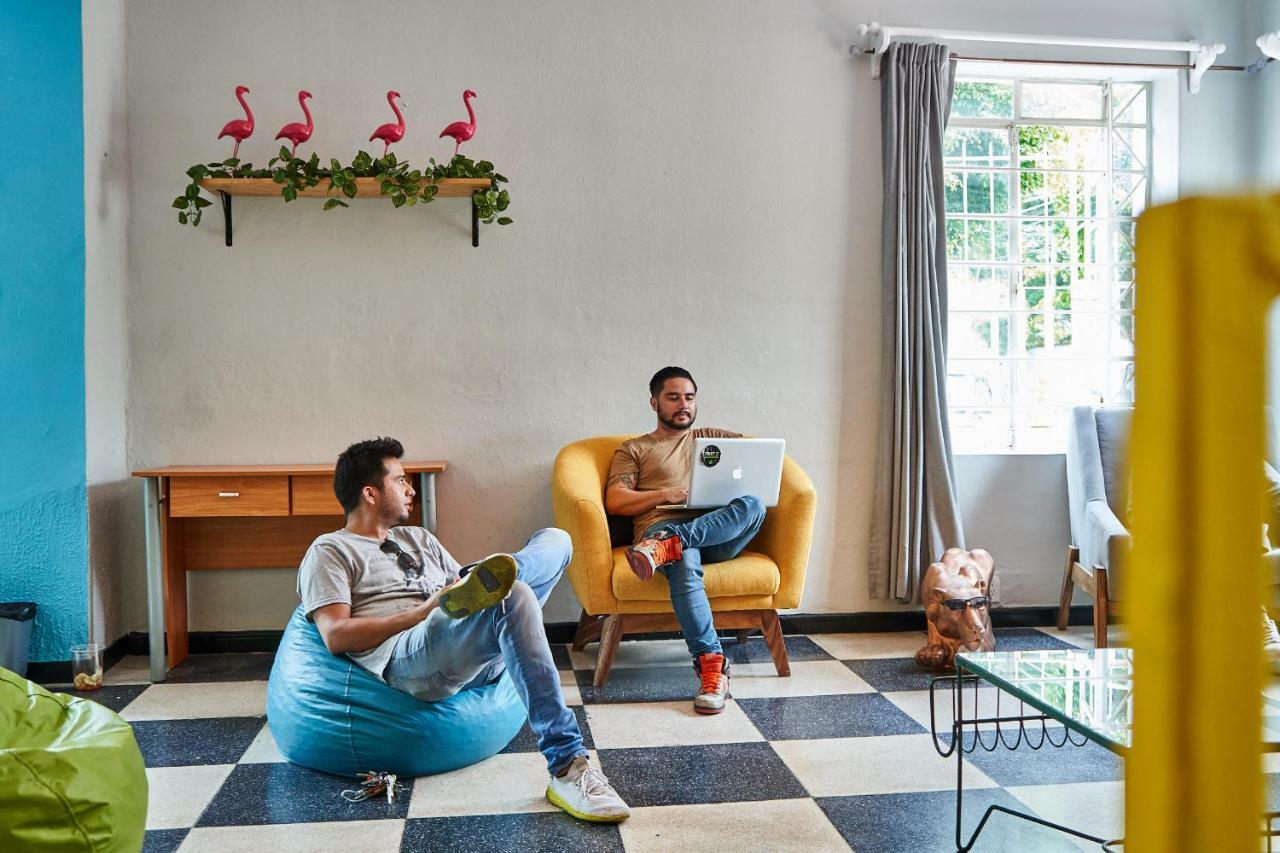 Hostal Americana Guadalajara Exteriér fotografie